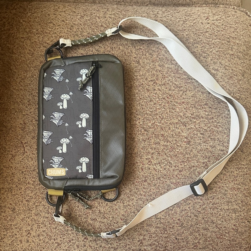 Chums mushroom print crossbody bag